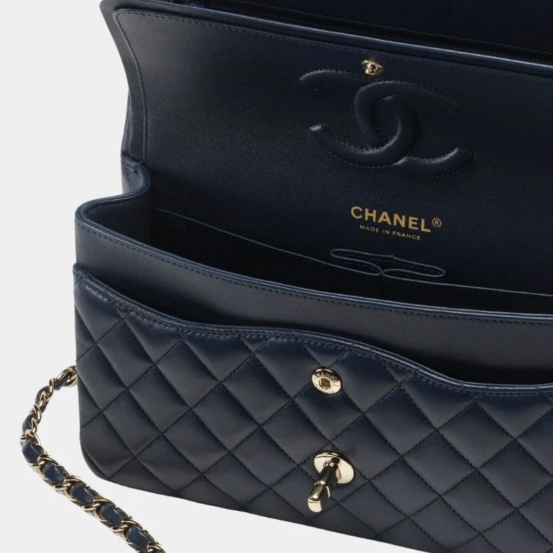 Classic 11.12 Handbag Cruise 2024/25 - Image 8