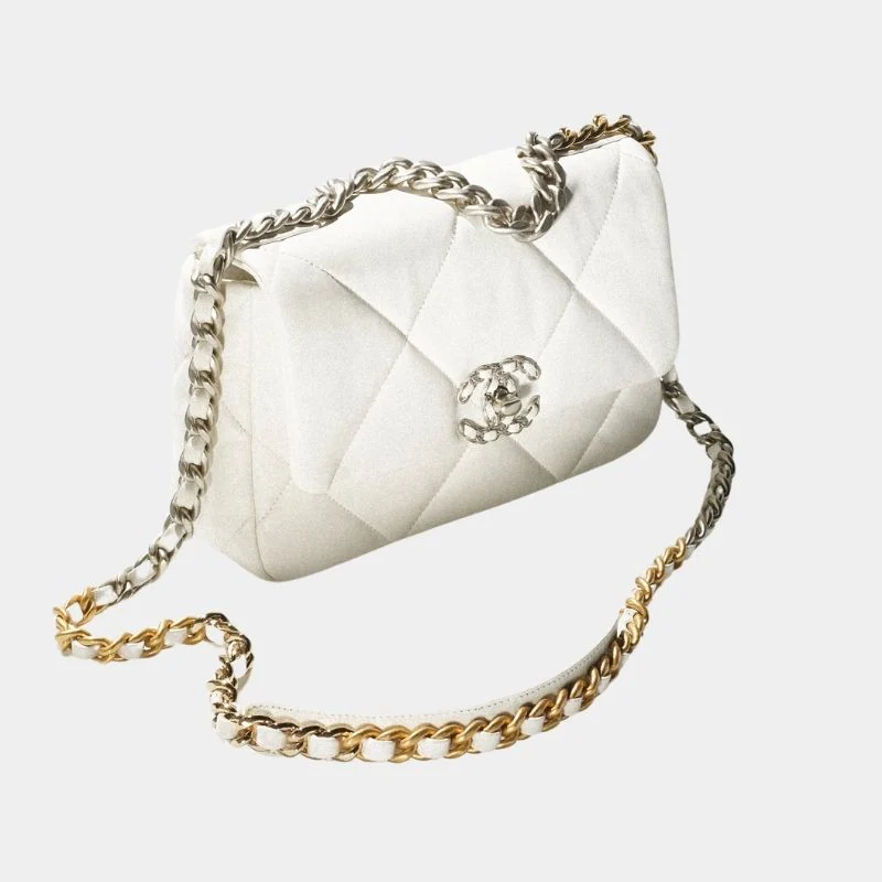19 Handbag Fall-Winter 2024/25 Pre-Collection - Image 9