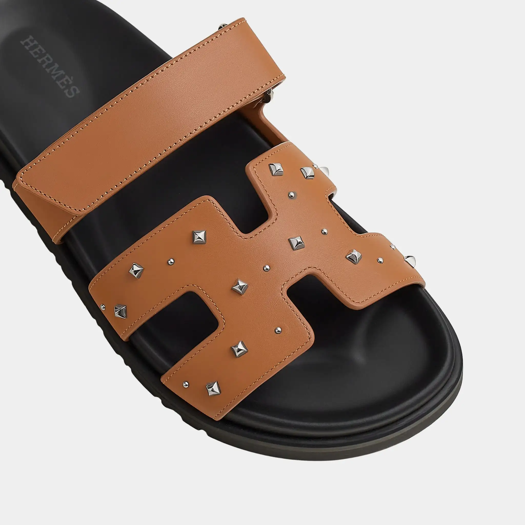 Chypre Sandal in Calfskin with Medor Studs - Image 3