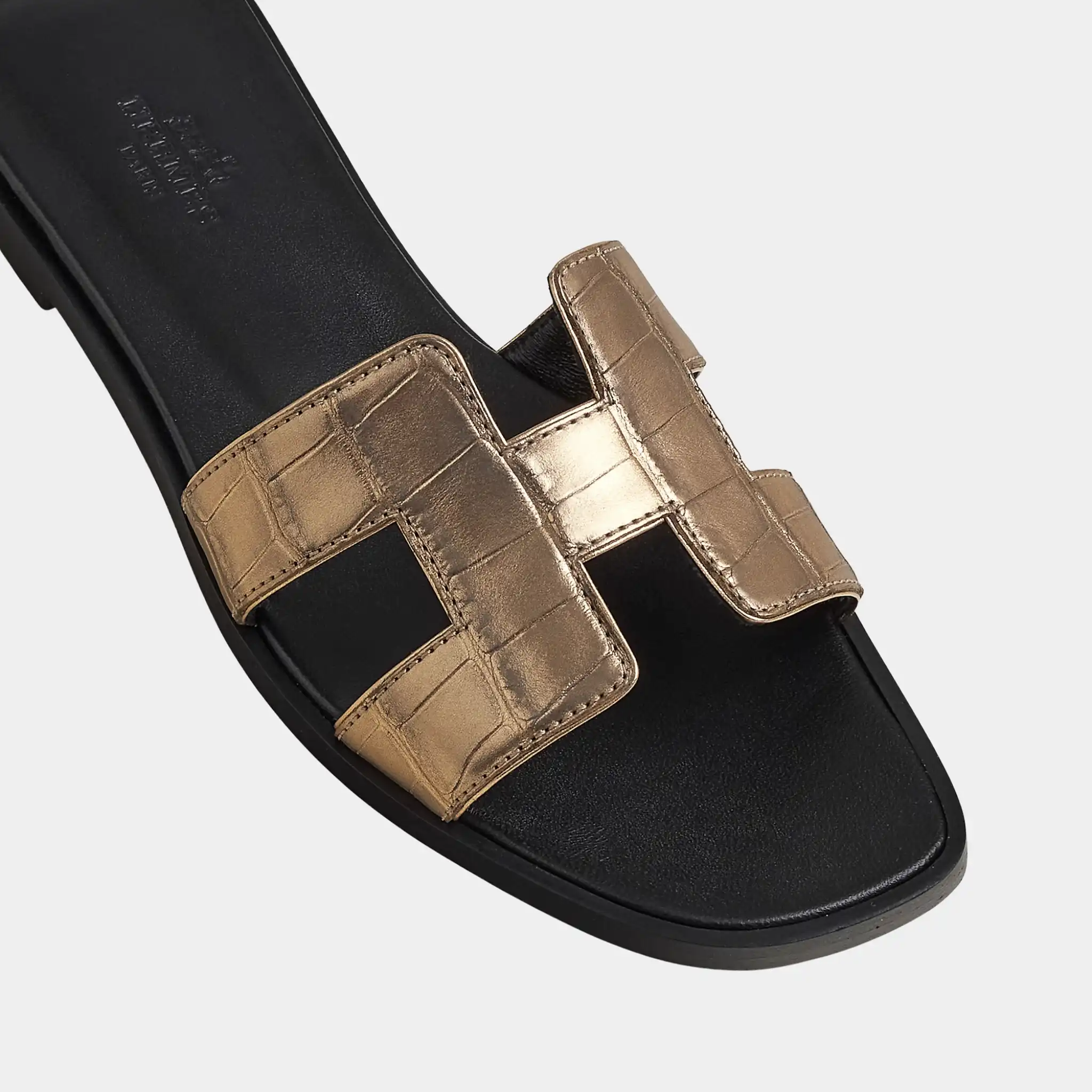 Oran Sandal in Alligator Skin with Metallic Finish - Image 3