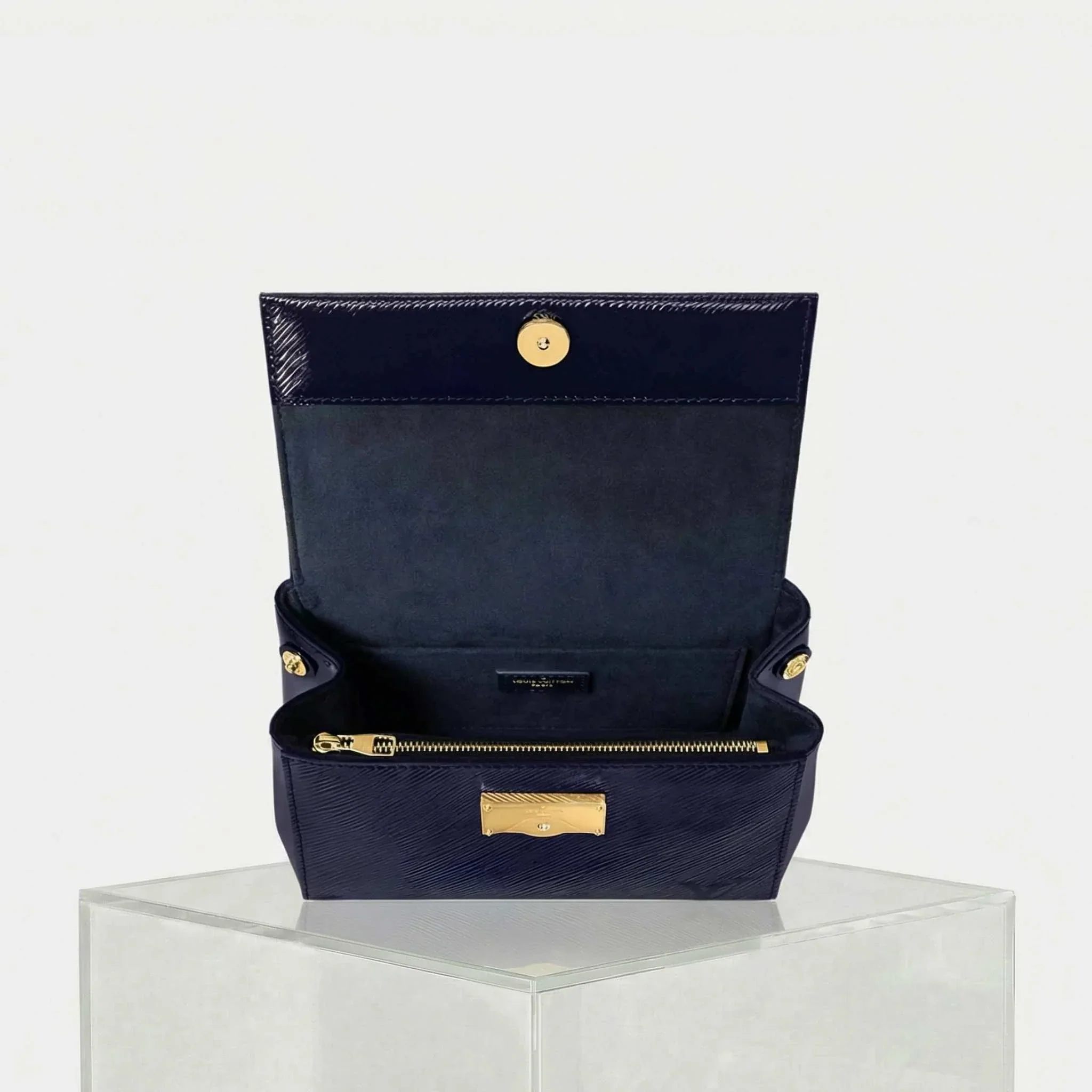 Cluny Mini Varnished Epi Cowhide Leather Handbag - Image 9