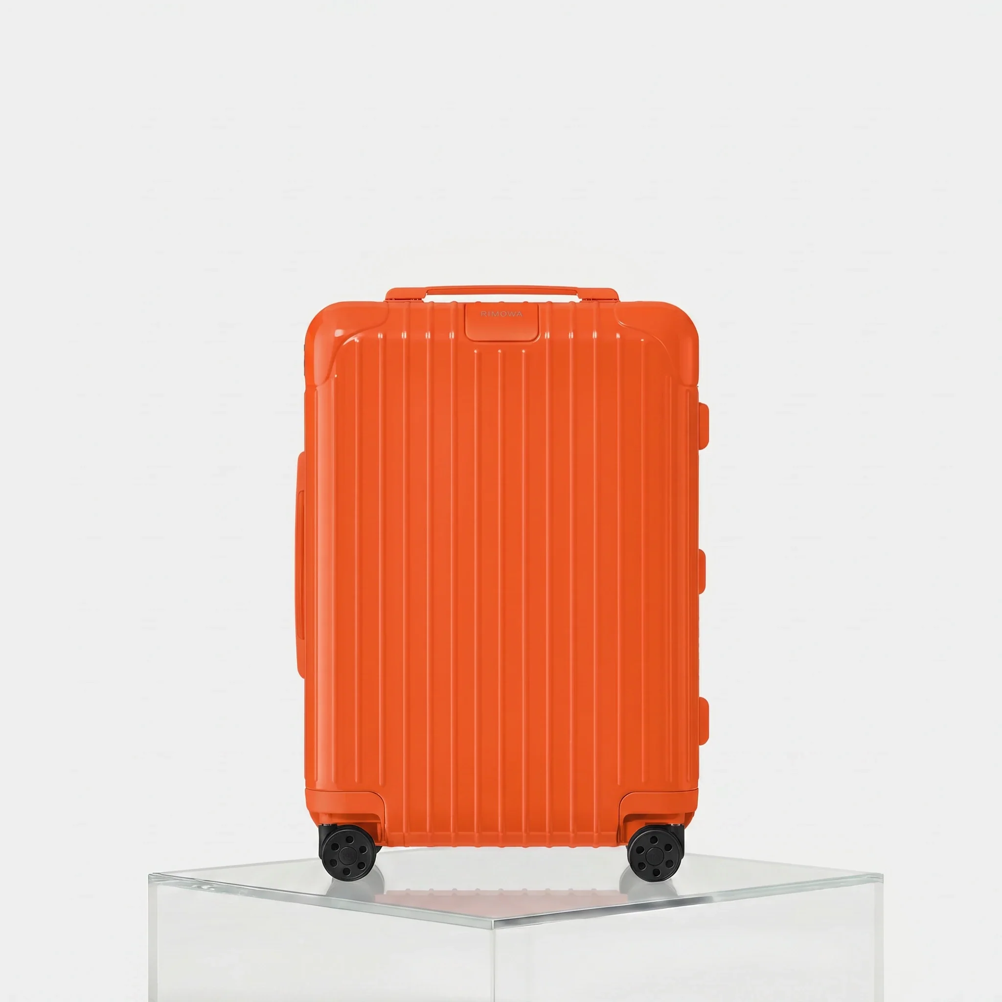Essential Cabin - Image 2